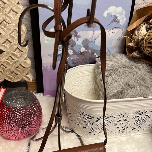 Burberry LEATHER CROSSBODY BAG​​​ - Picture 4 of 12